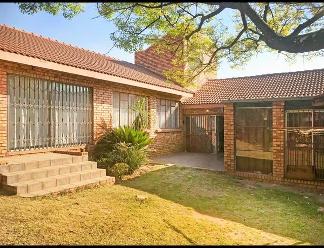BEDROOM HOUSE FOR SALE IN REYNO RIDGE